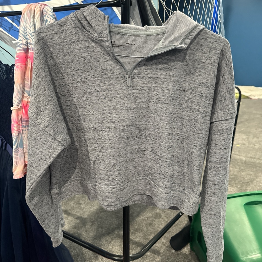 Under Armour Heather Gray Women's Cropped Sweatshirt